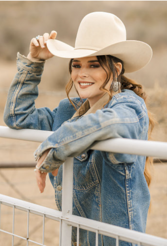Jenna Paulette, featured guest at Her Arena